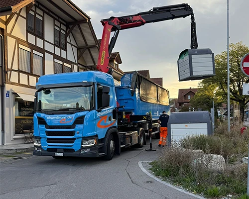 Premiere des neuen 4-in-1-Glasaufliegers von Schwendimann